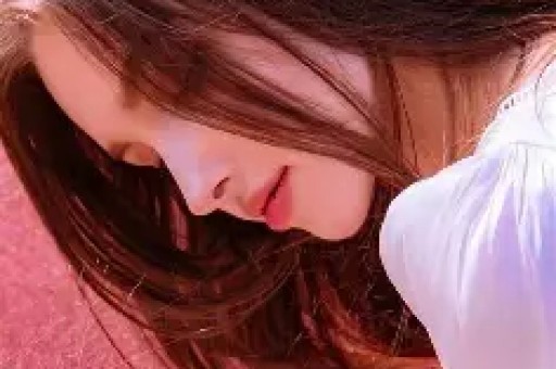 原来她早已结婚丈夫是国家一级演员如今定居上海被家人宠成宝